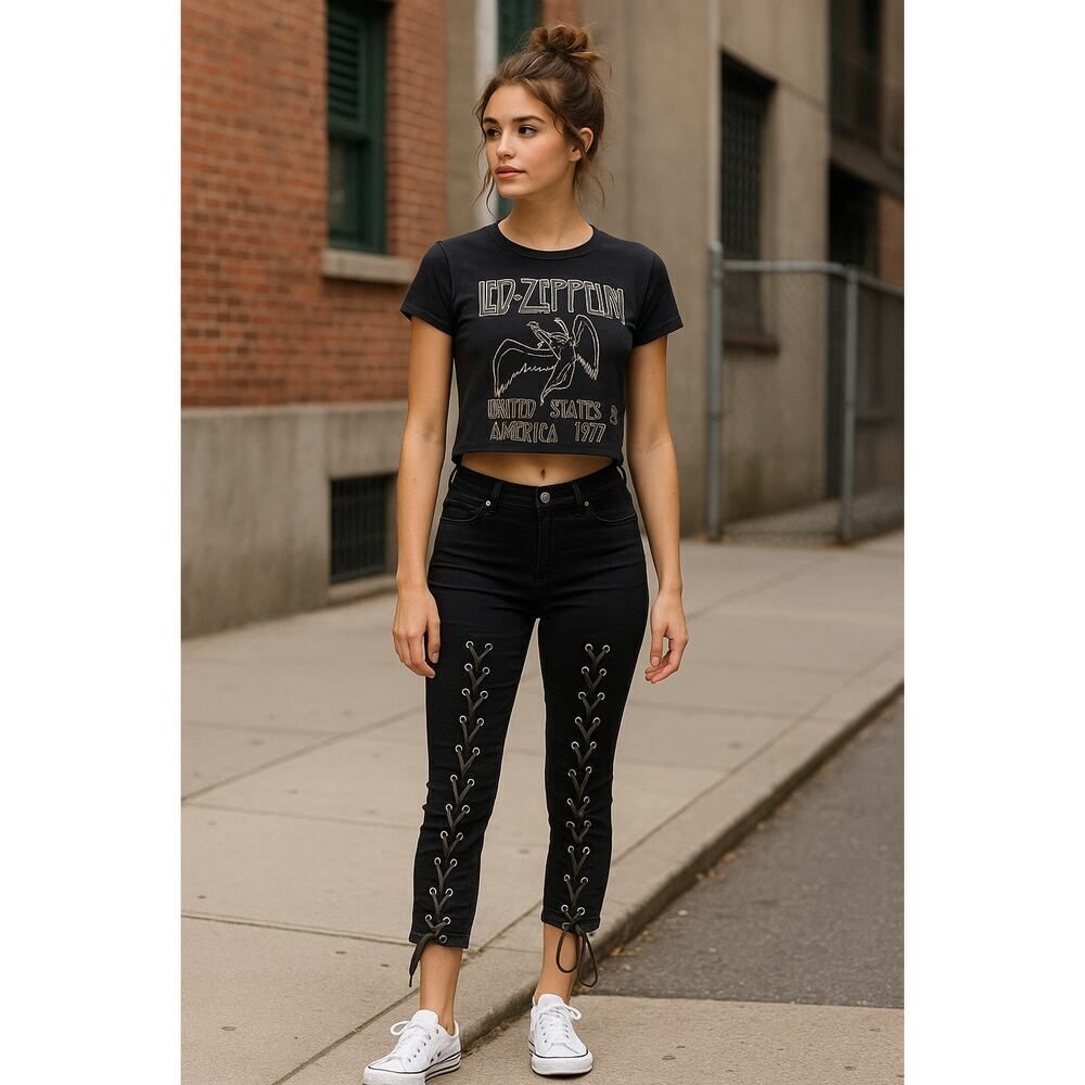 VIP JEANS Black Capri Pants with Grommet Lace-Up Legs Size 5